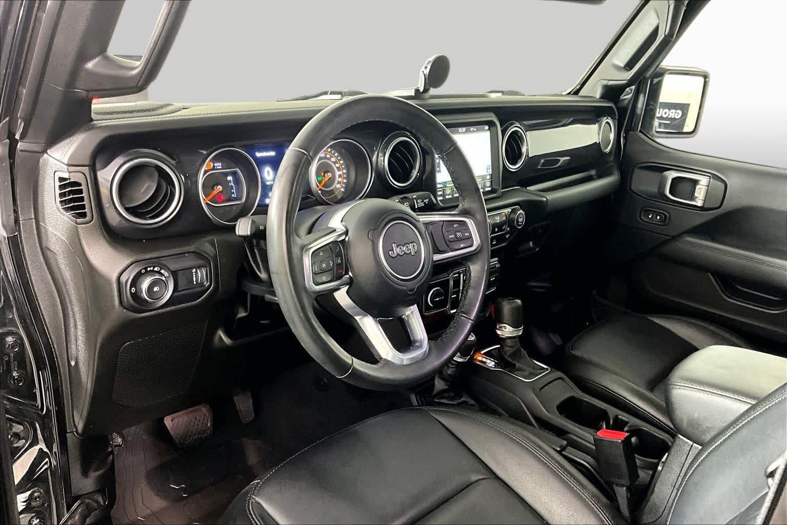 Used 2023 Jeep Wrangler Unlimited Sahara AWD/4WD image 16
