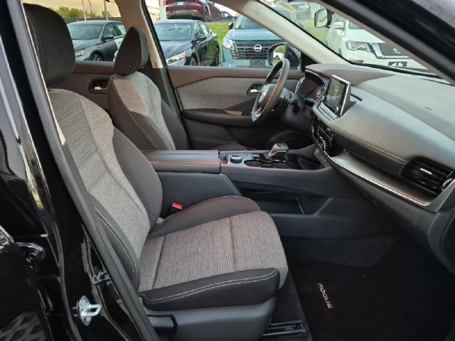 Certified 2022 Nissan Rogue SV AWD/4WD image 14