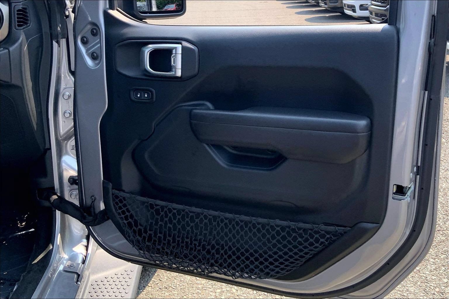 Used 2018 Jeep Wrangler Unlimited Sport S AWD/4WD image 21