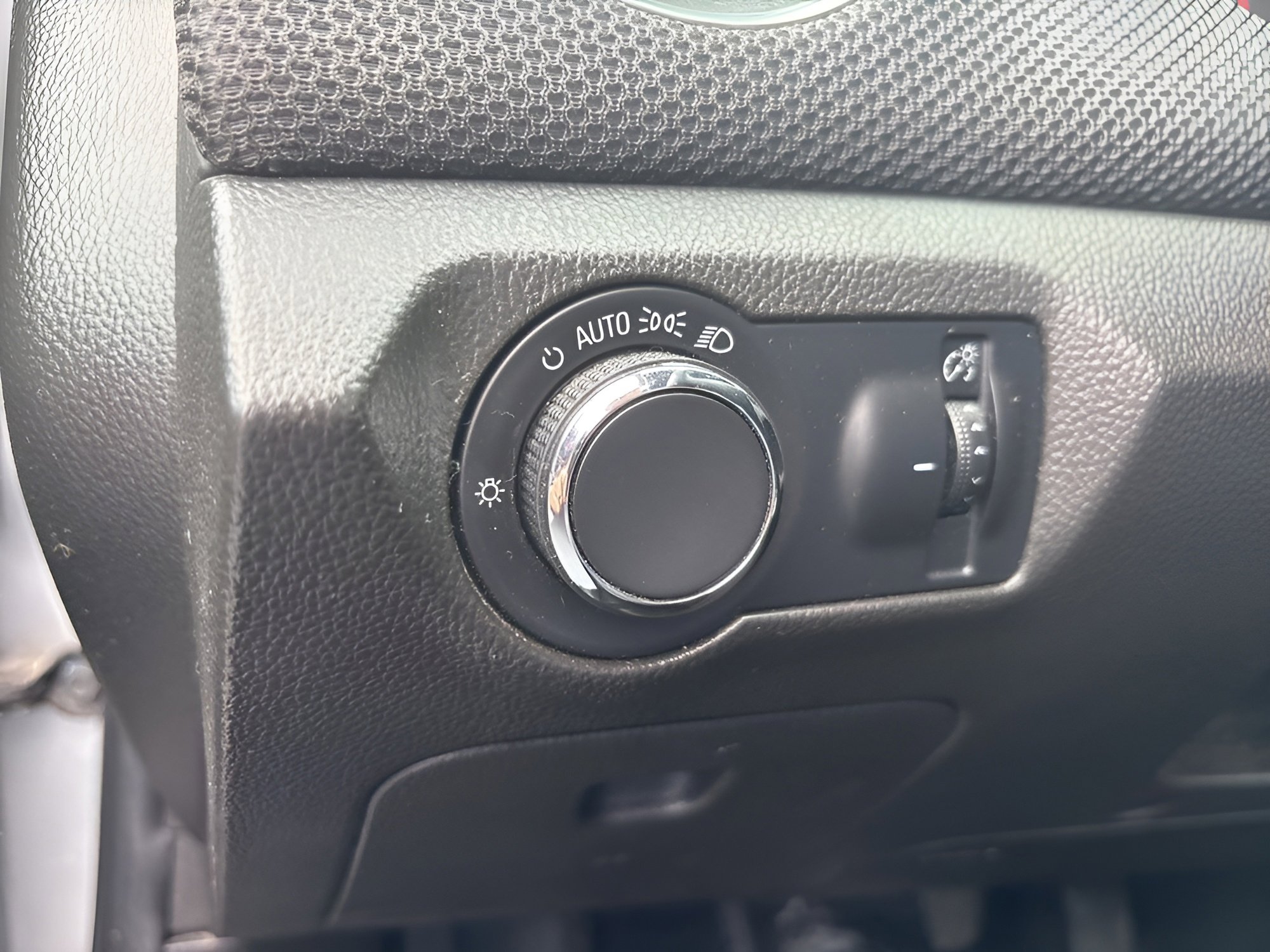 Used 2015 Chevrolet Cruze LT FWD image 21