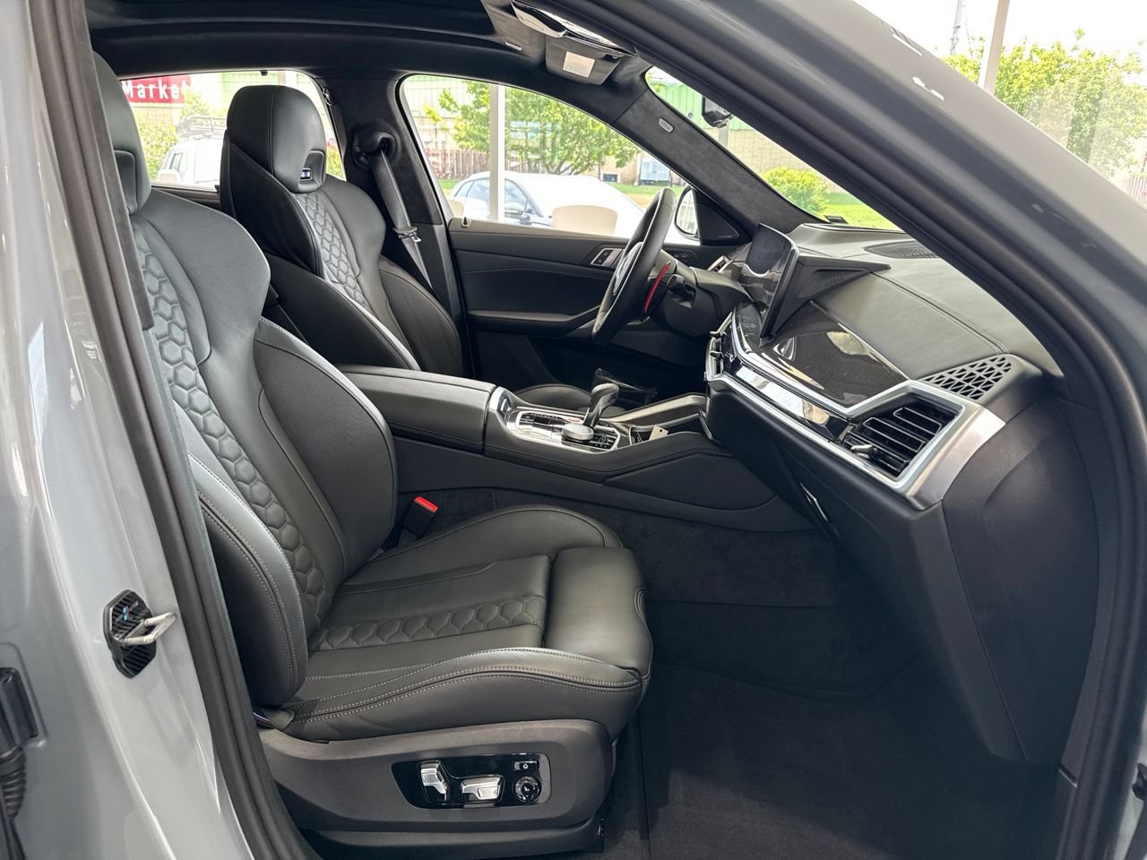 Used 2025 BMW X6 M Competition w/ Executive Package AWD/4WD image 51