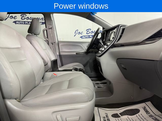 Used 2017 Toyota Sienna XLE AWD/4WD image 19