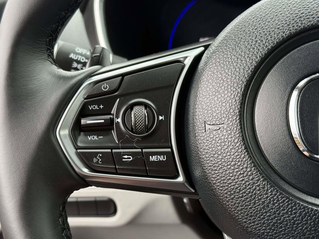 Certified 2025 Acura MDX w/ Technology Package image 32