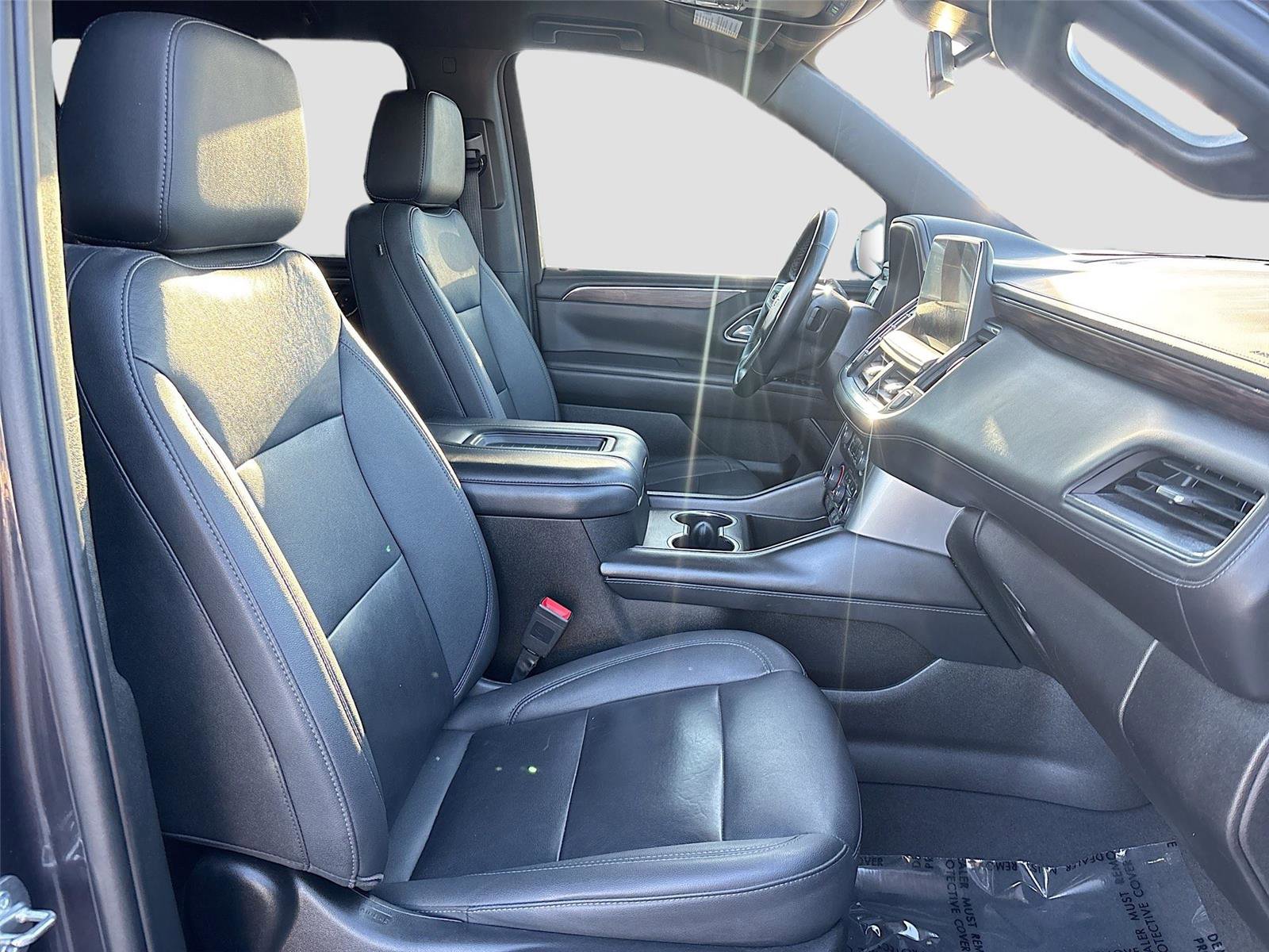 Used 2023 Chevrolet Suburban LT w/ Luxury Package image 29