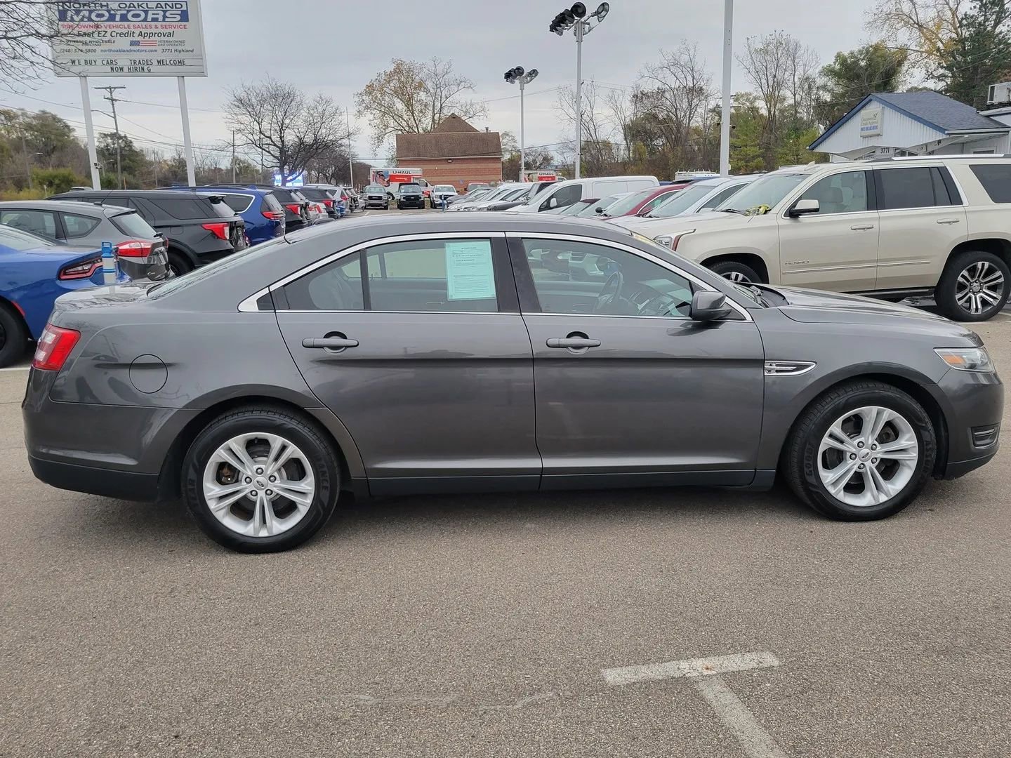 Used 2017 Ford Taurus SEL AWD/4WD image 3