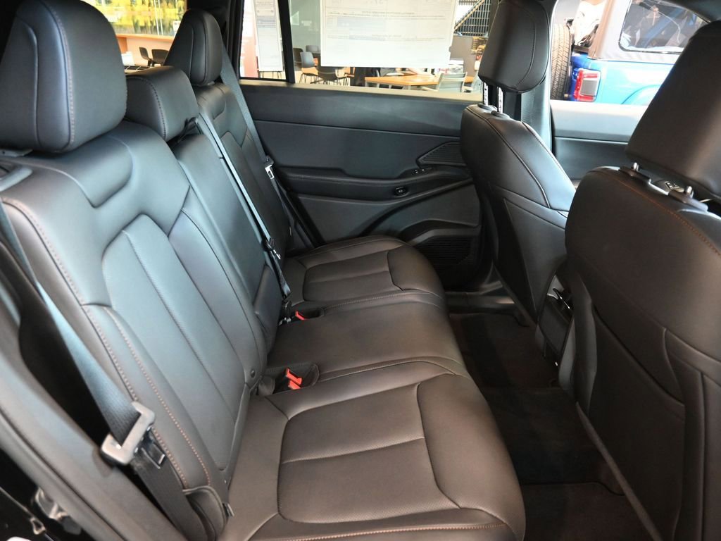 New 2026 Jeep Cherokee Limited image 8