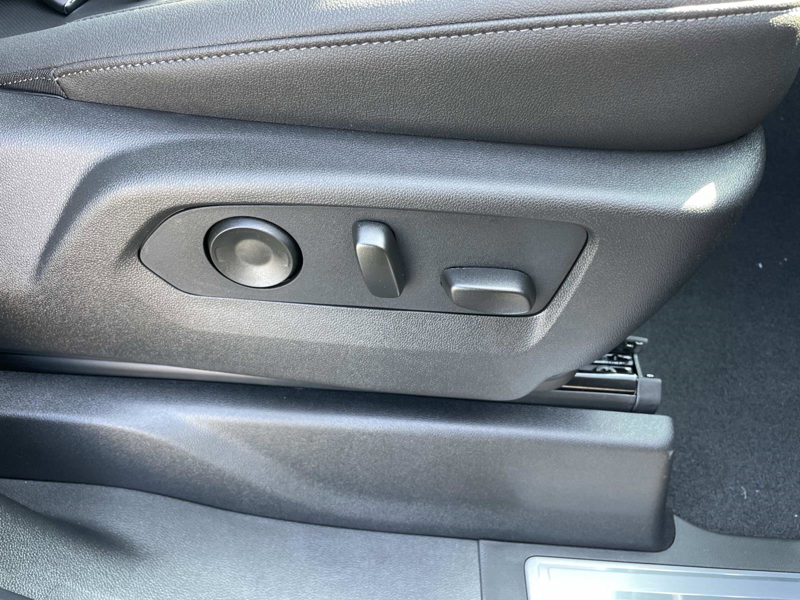 New 2026 GMC Sierra 2500 SLT w/ SLT Premium Package image 27