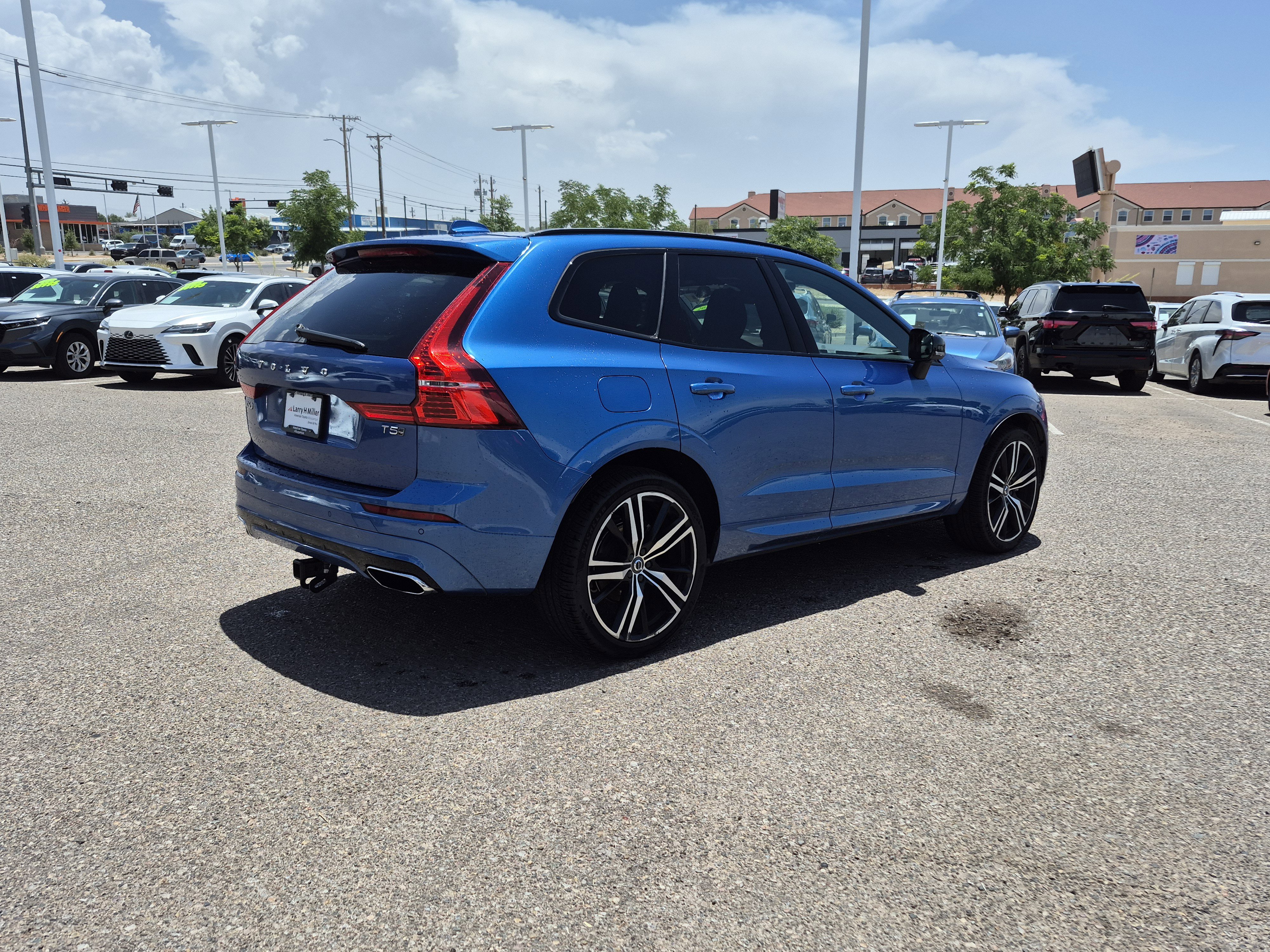 Used 2021 Volvo XC60 T5 R-Design AWD/4WD image 5