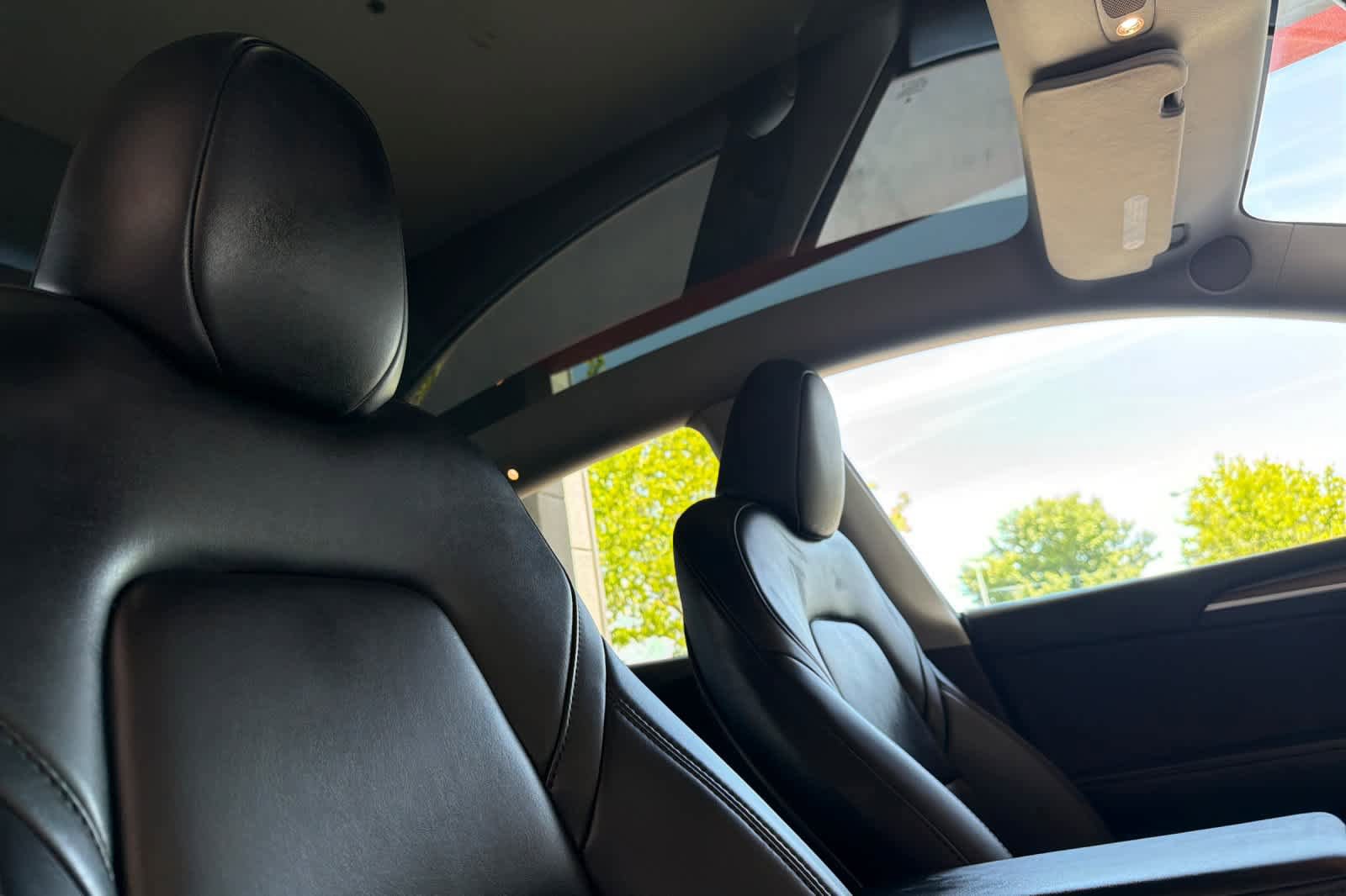 Used 2023 Tesla Model Y Performance AWD/4WD image 18