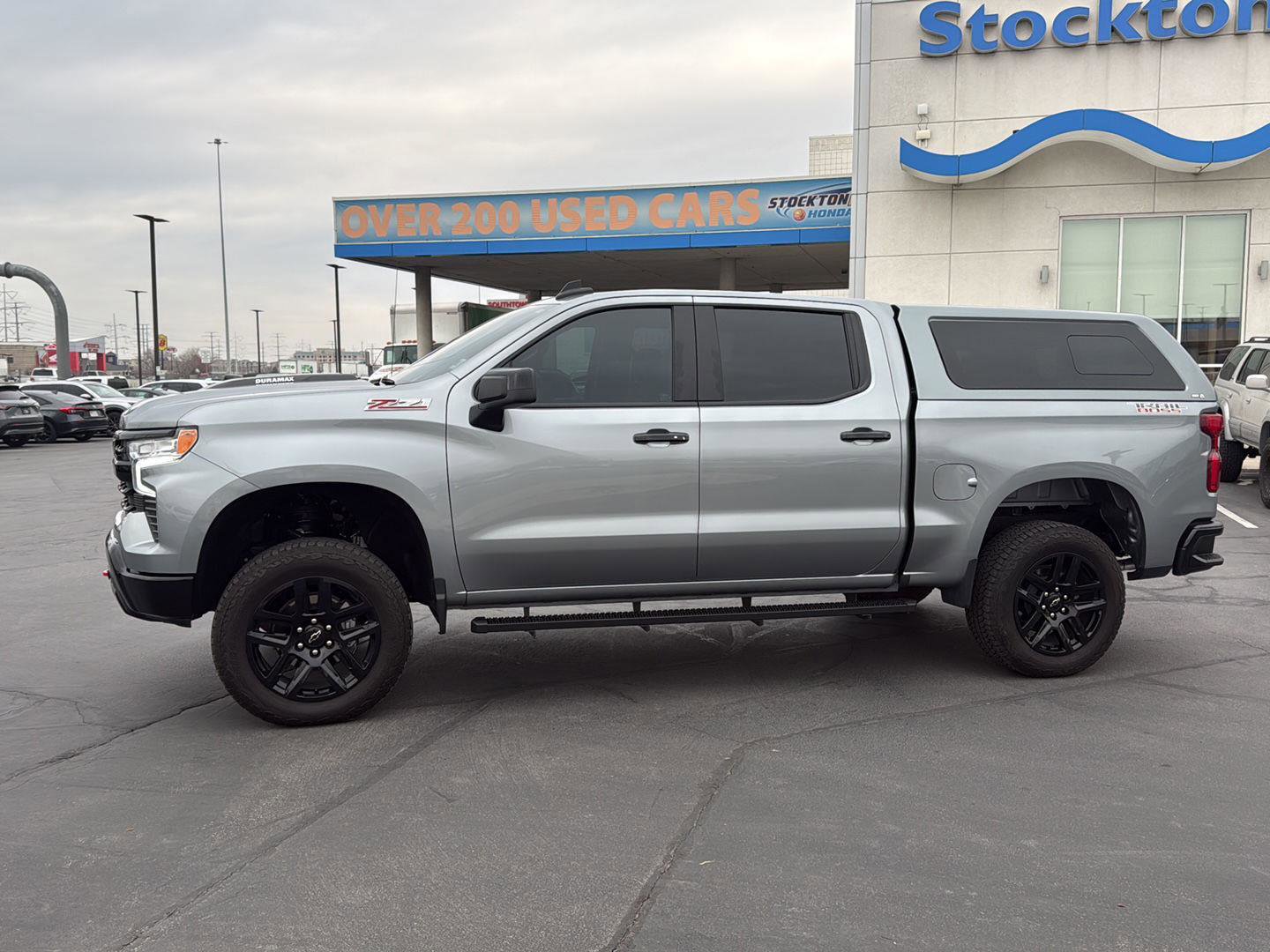 Used 2025 Chevrolet Silverado 1500 LT Trail Boss w/ Convenience Package II image 2
