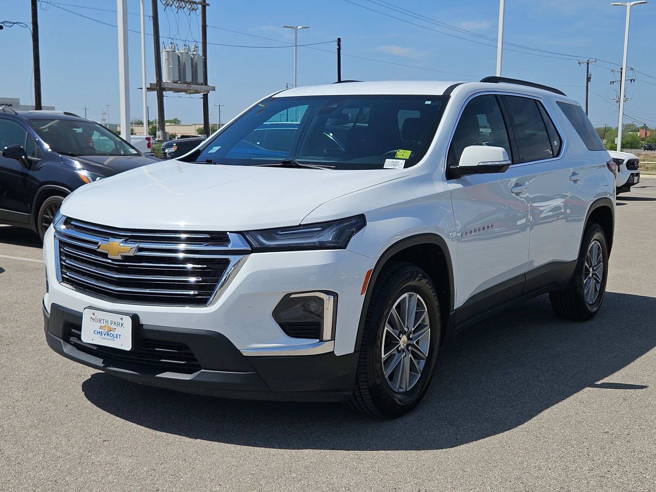 Used 2023 Chevrolet Traverse LT image 7