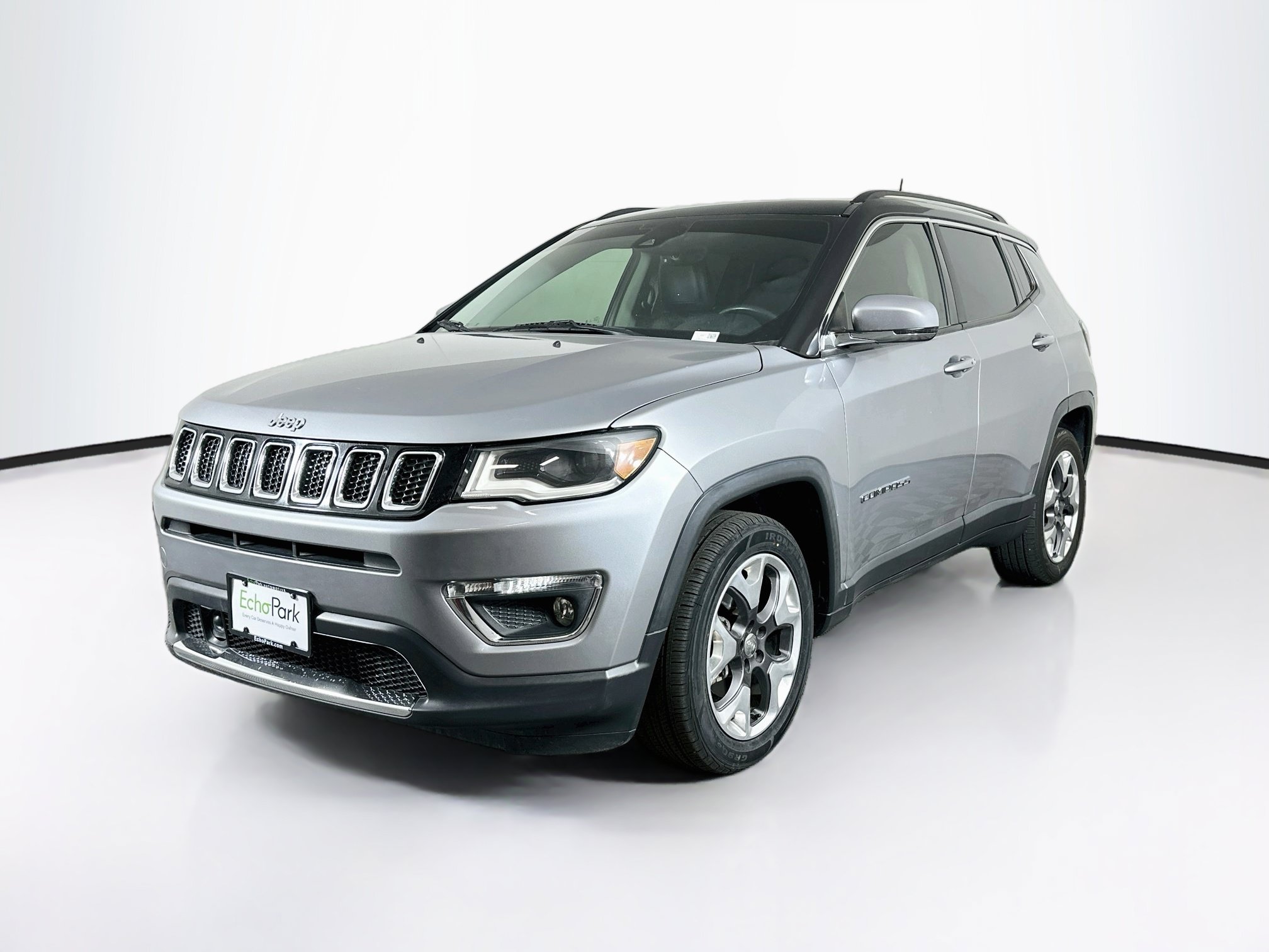 Used 2018 Jeep Compass Limited w/ Navigation Group FWD image 3