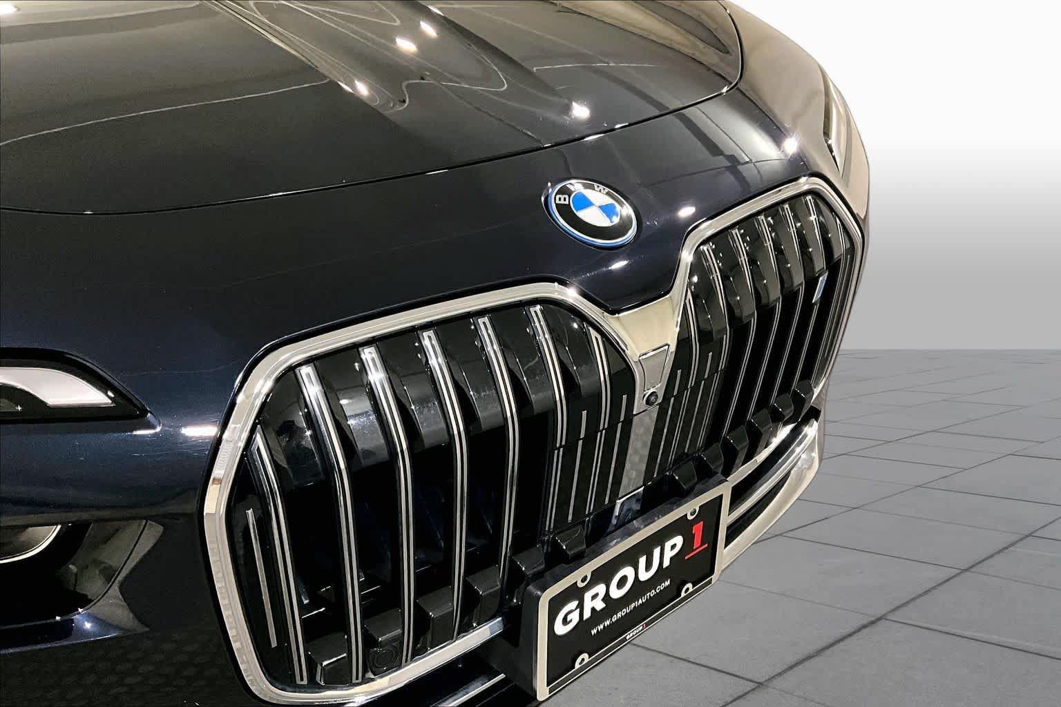 Used 2024 BMW i7 xDrive60 AWD/4WD image 31