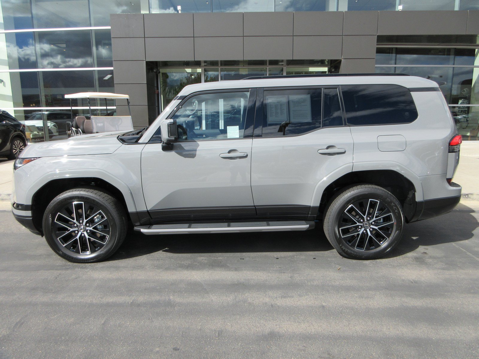 Used 2026 Lexus GX 550 w/ Cold Area Package AWD/4WD image 3