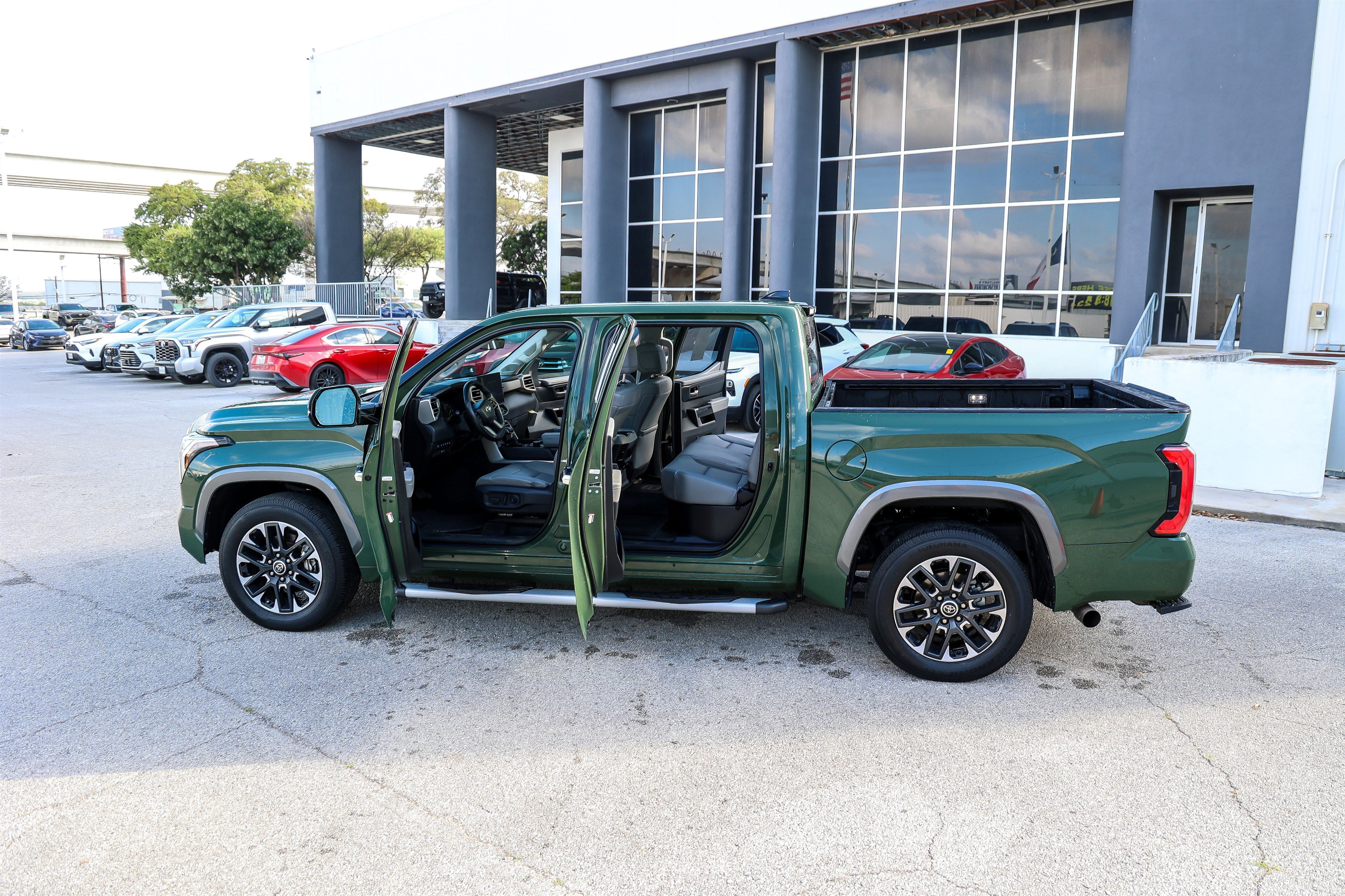 Used 2023 Toyota Tundra Limited image 11