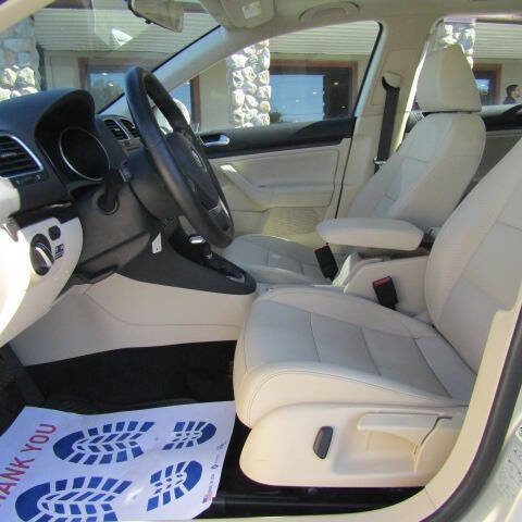 Used 2011 Volkswagen Jetta TDI image 7