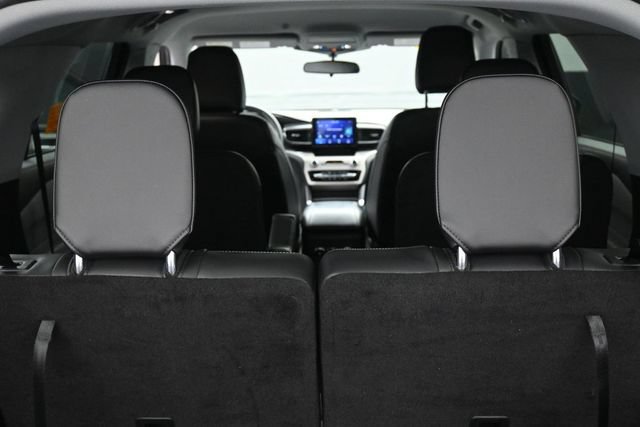Used 2023 Ford Explorer XLT w/ Equipment Group 202A AWD/4WD image 32