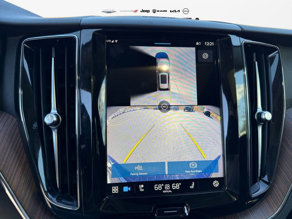 Used 2024 Volvo XC60 B5 Plus image 23