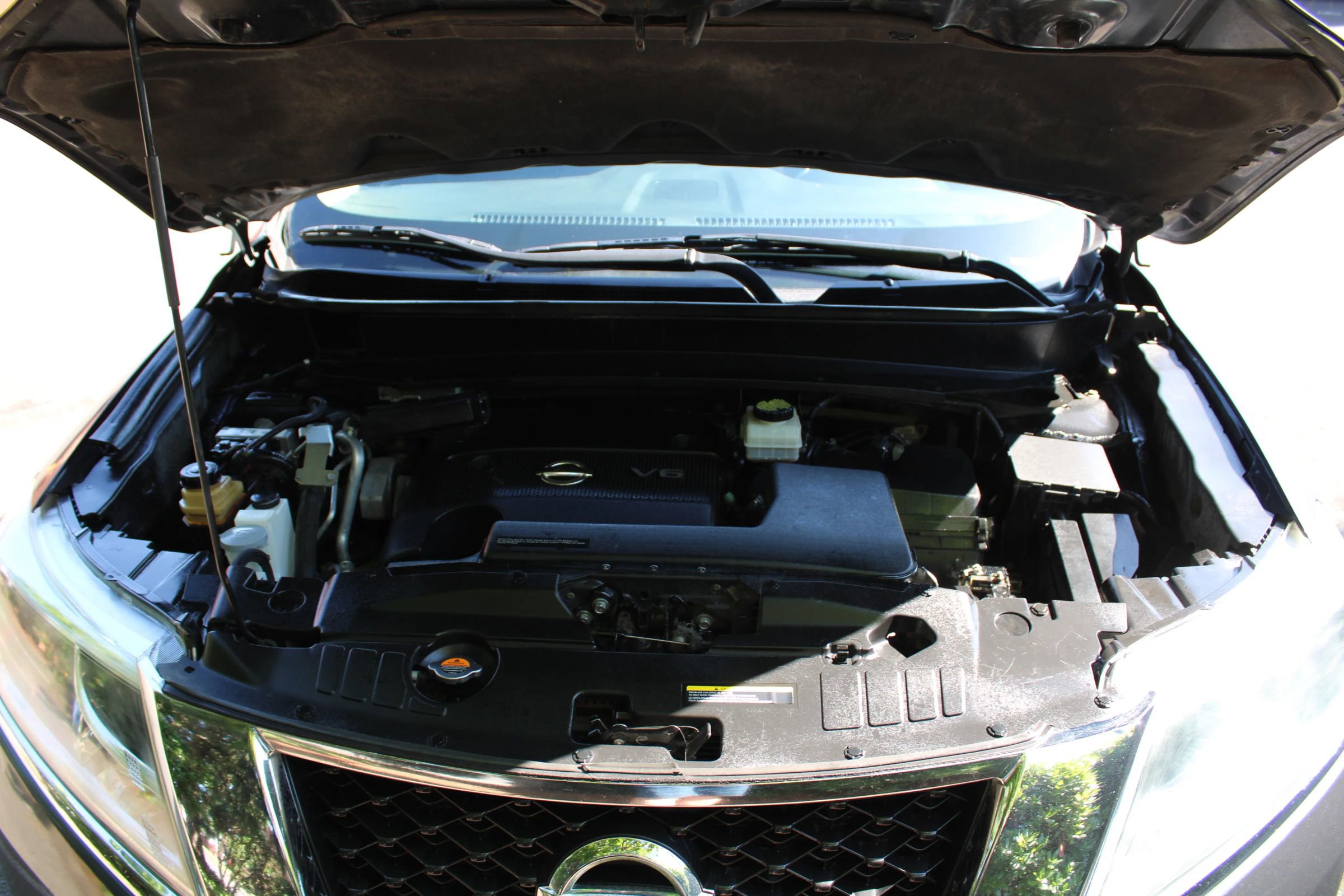 Used 2014 Nissan Pathfinder S image 41