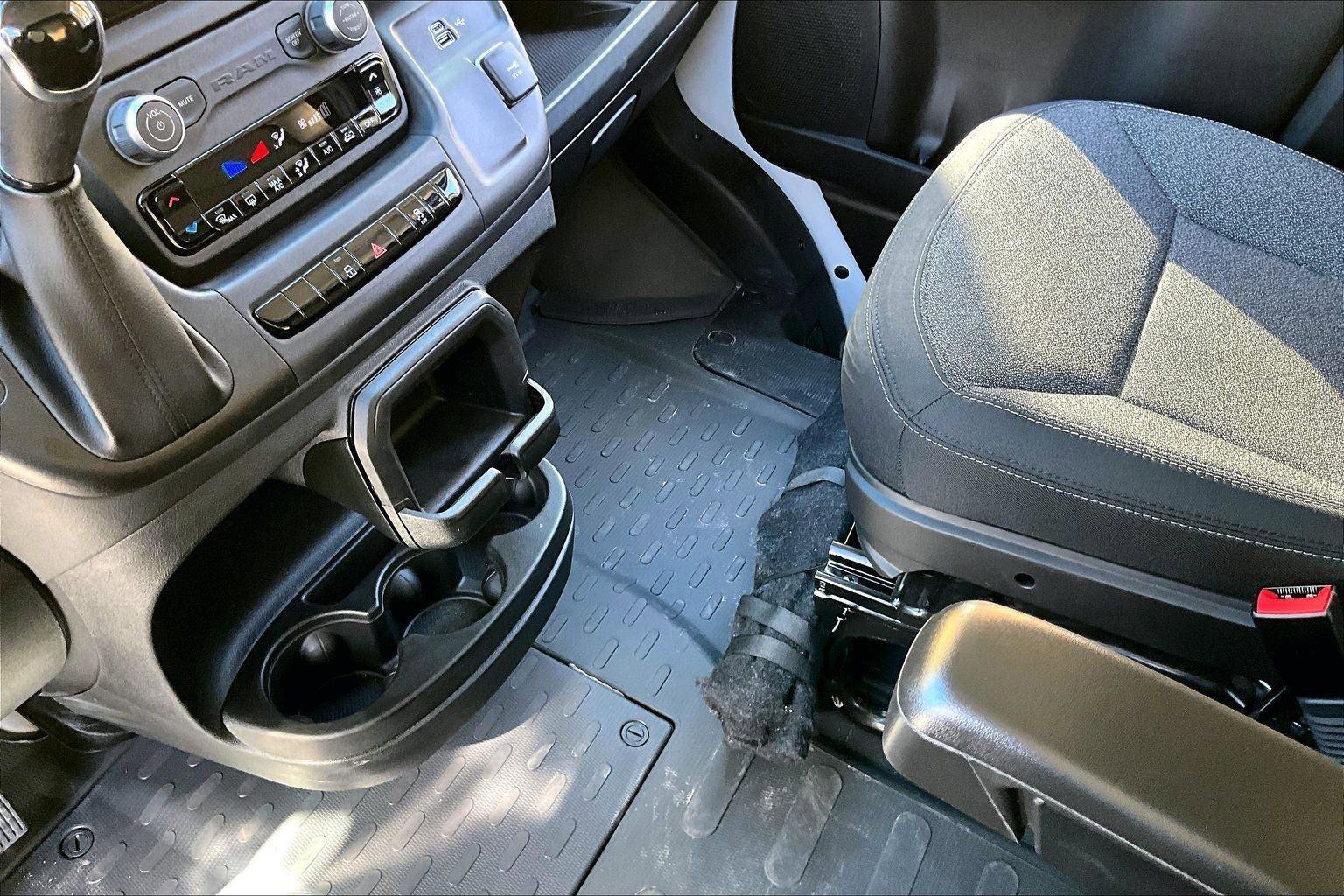 Used 2025 RAM ProMaster 2500 w/ Convenience Group image 16