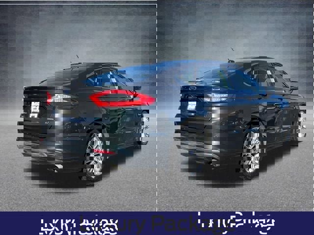 Used 2015 Ford Fusion SE w/ Equipment Group 202A image 4