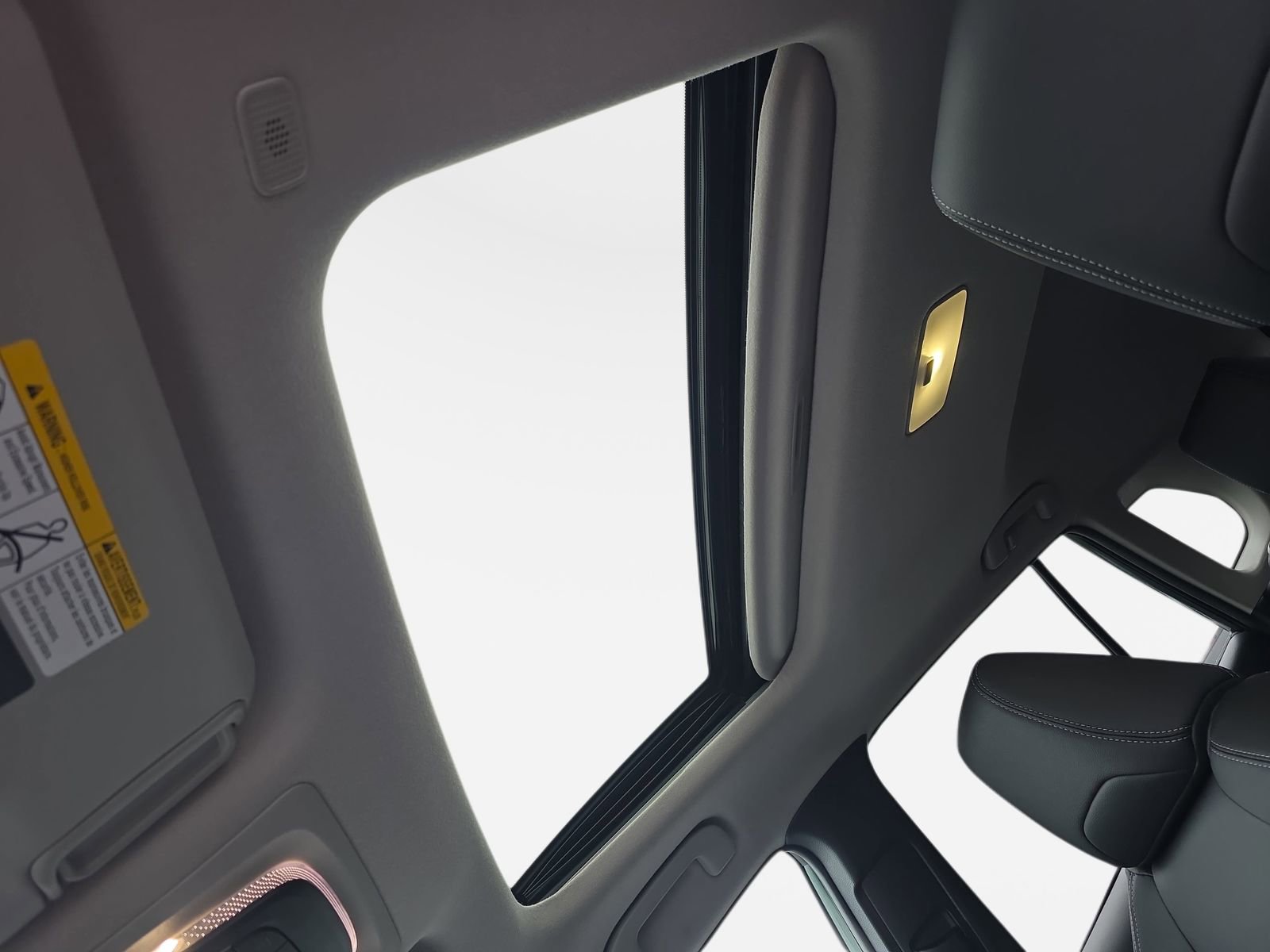 Used 2025 Toyota Corolla Cross XLE w/ Convenience Package image 29