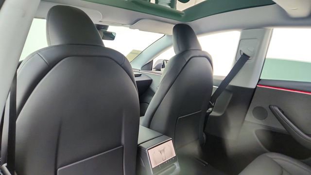 Used 2025 Tesla Model 3 Long Range image 29