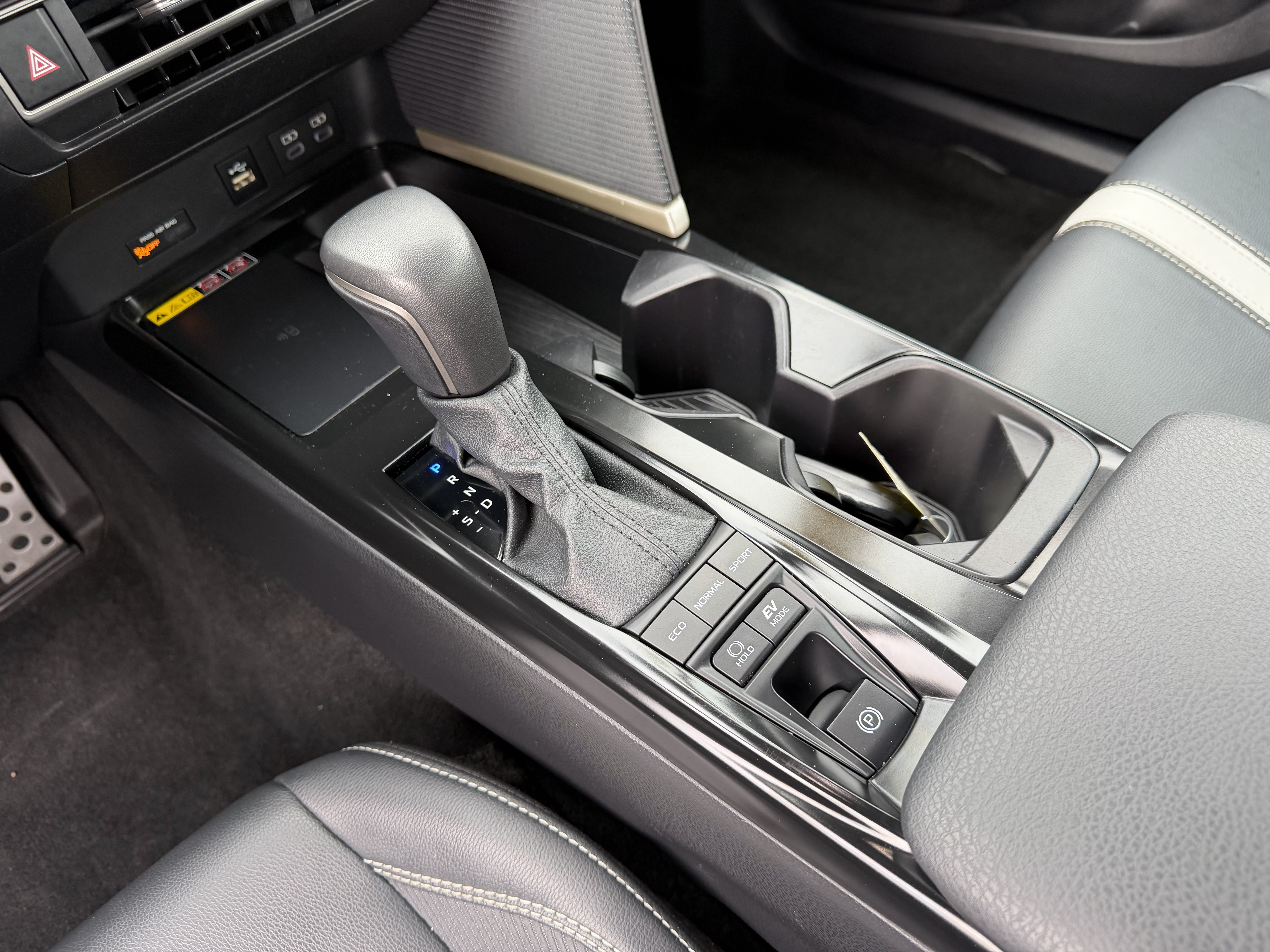 Certified 2025 Toyota Camry SE FWD image 17