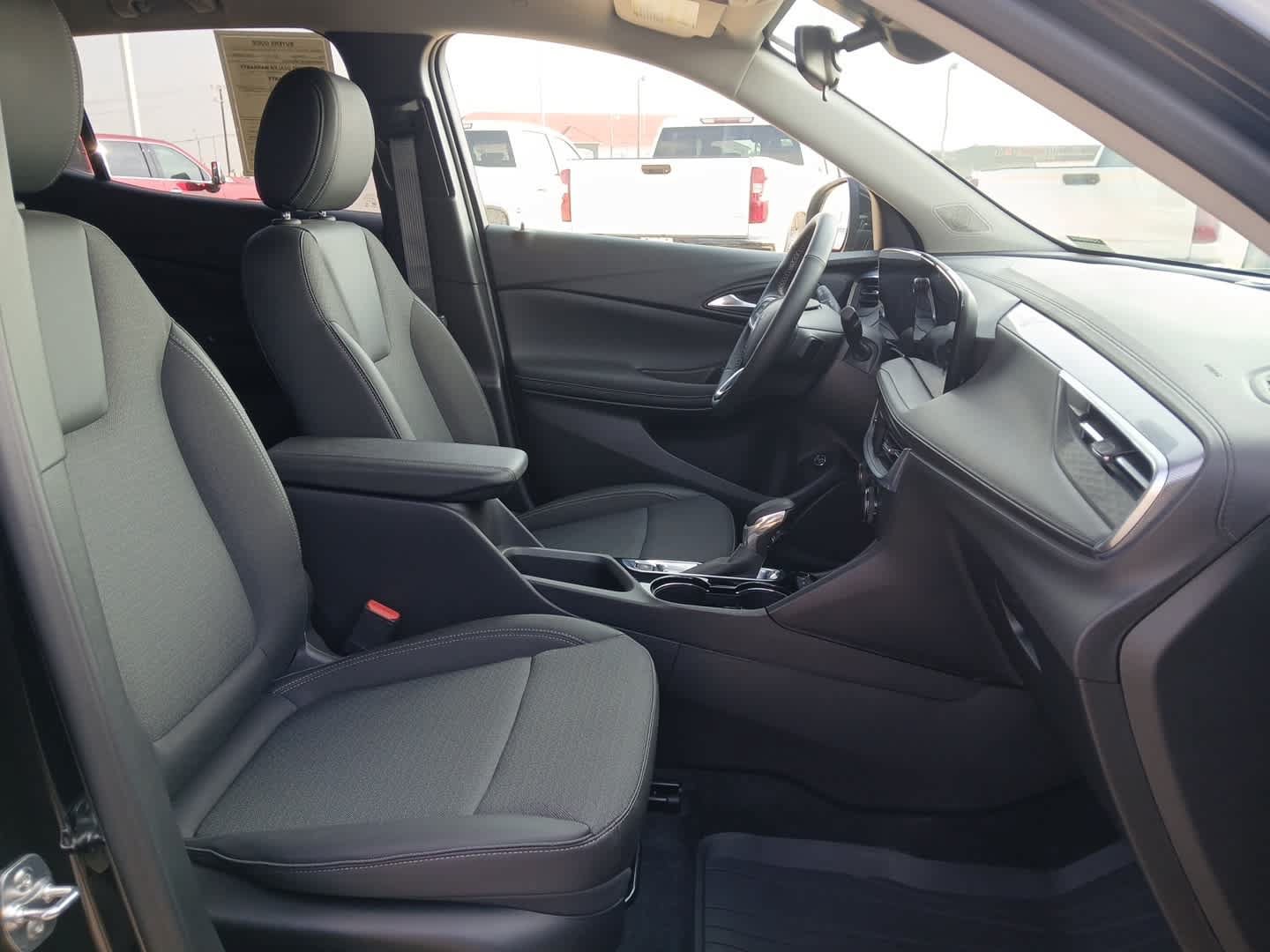 Used 2025 Buick Encore GX Preferred w/ Comfort Package AWD/4WD image 45