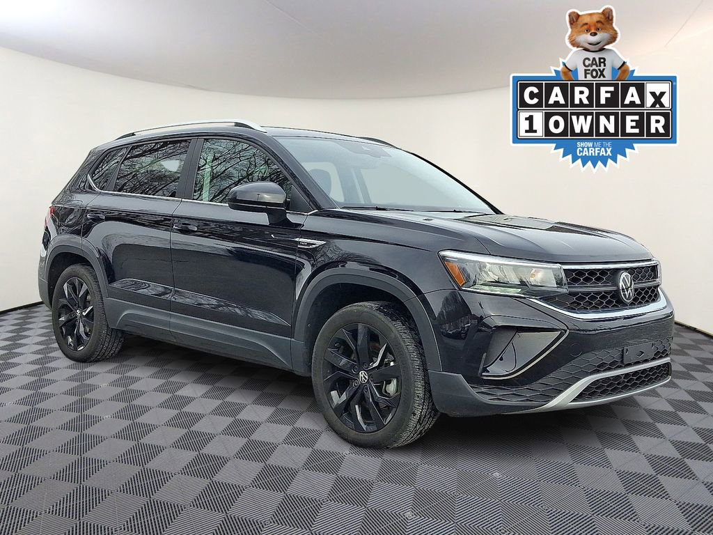 Used 2023 Volkswagen Taos SE image 1