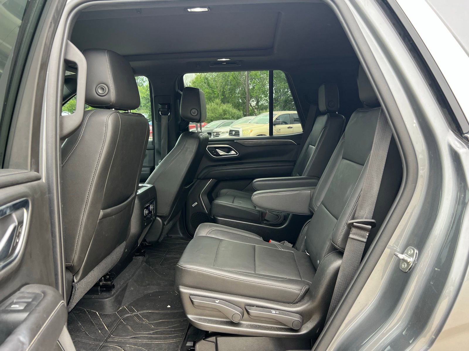 Used 2021 Chevrolet Tahoe LT w/ LT Signature Package RWD image 20