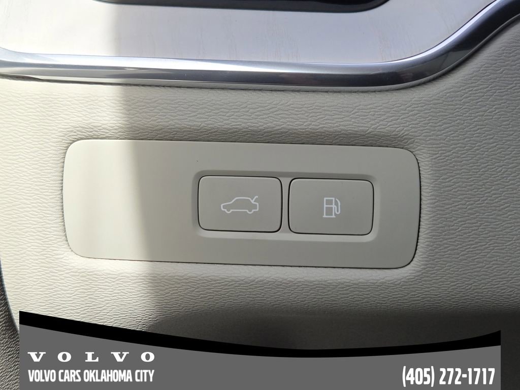 New 2026 Volvo XC60 T8 Ultra w/ Protection Package Premier image 21