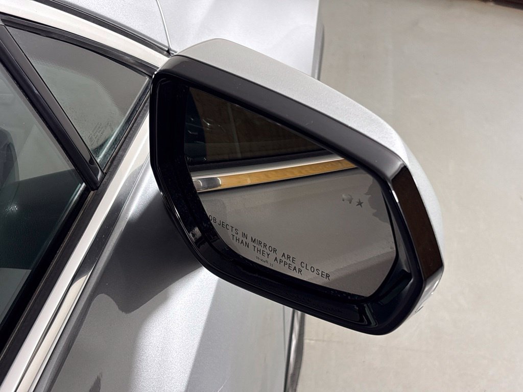 Used 2024 Cadillac XT4 Premium Luxury FWD image 16
