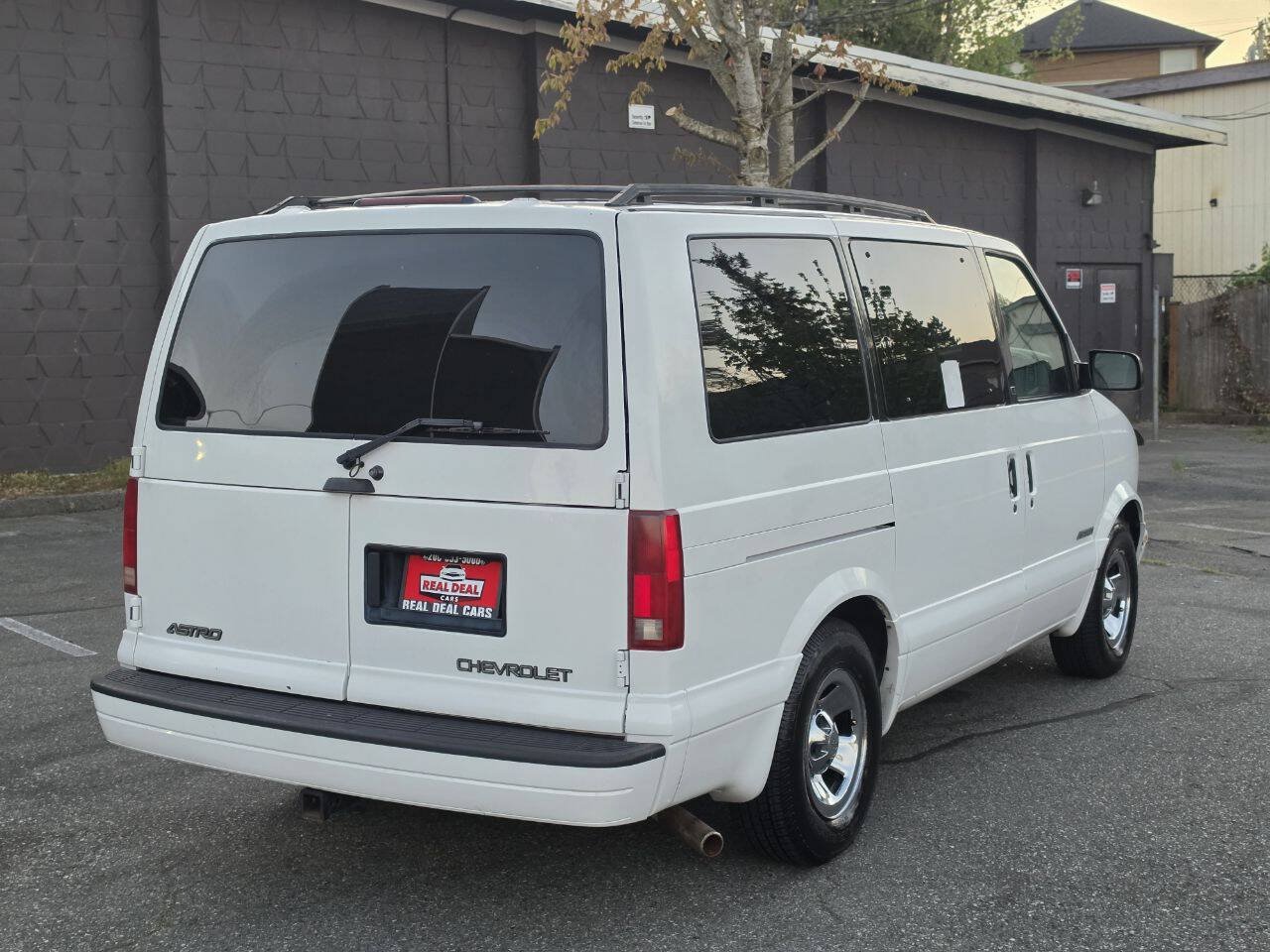 Used 2001 Chevrolet Astro Passenger RWD image 5