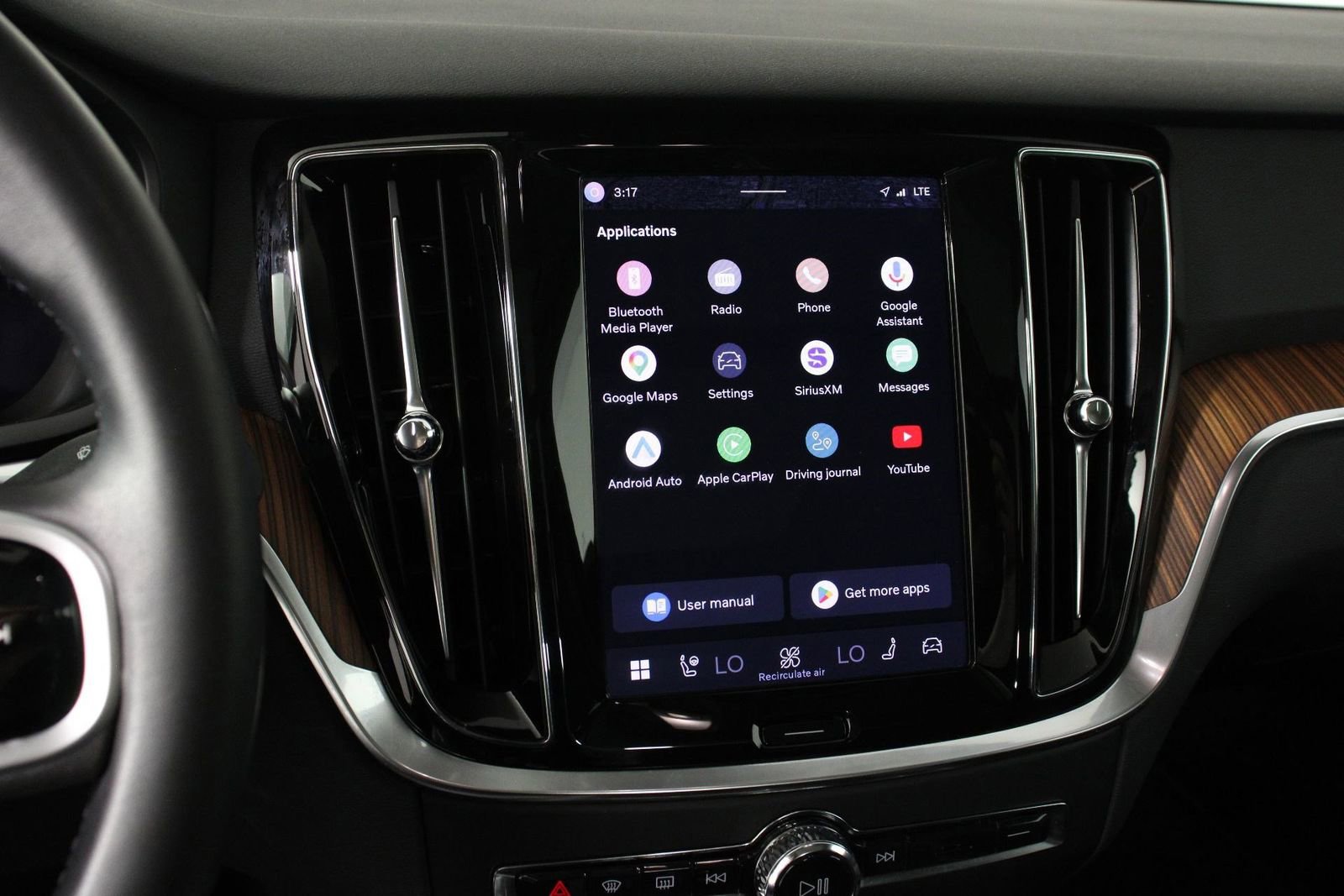 Certified 2025 Volvo V60 B5 Cross Country Plus image 9