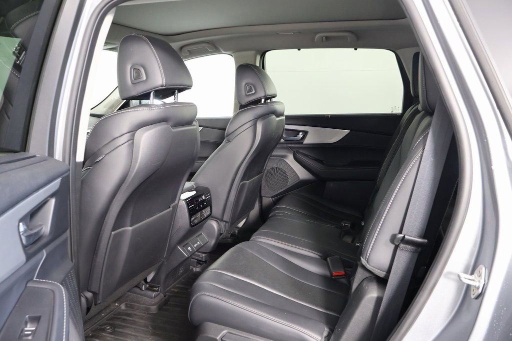 Used 2023 Acura MDX SH-AWD w/ Technology Package image 11