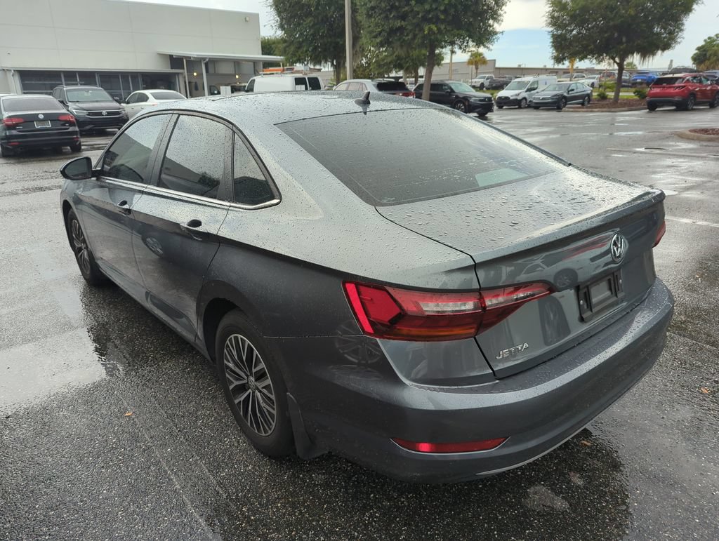 Used 2019 Volkswagen Jetta SE w/ Cold Weather Package FWD image 3