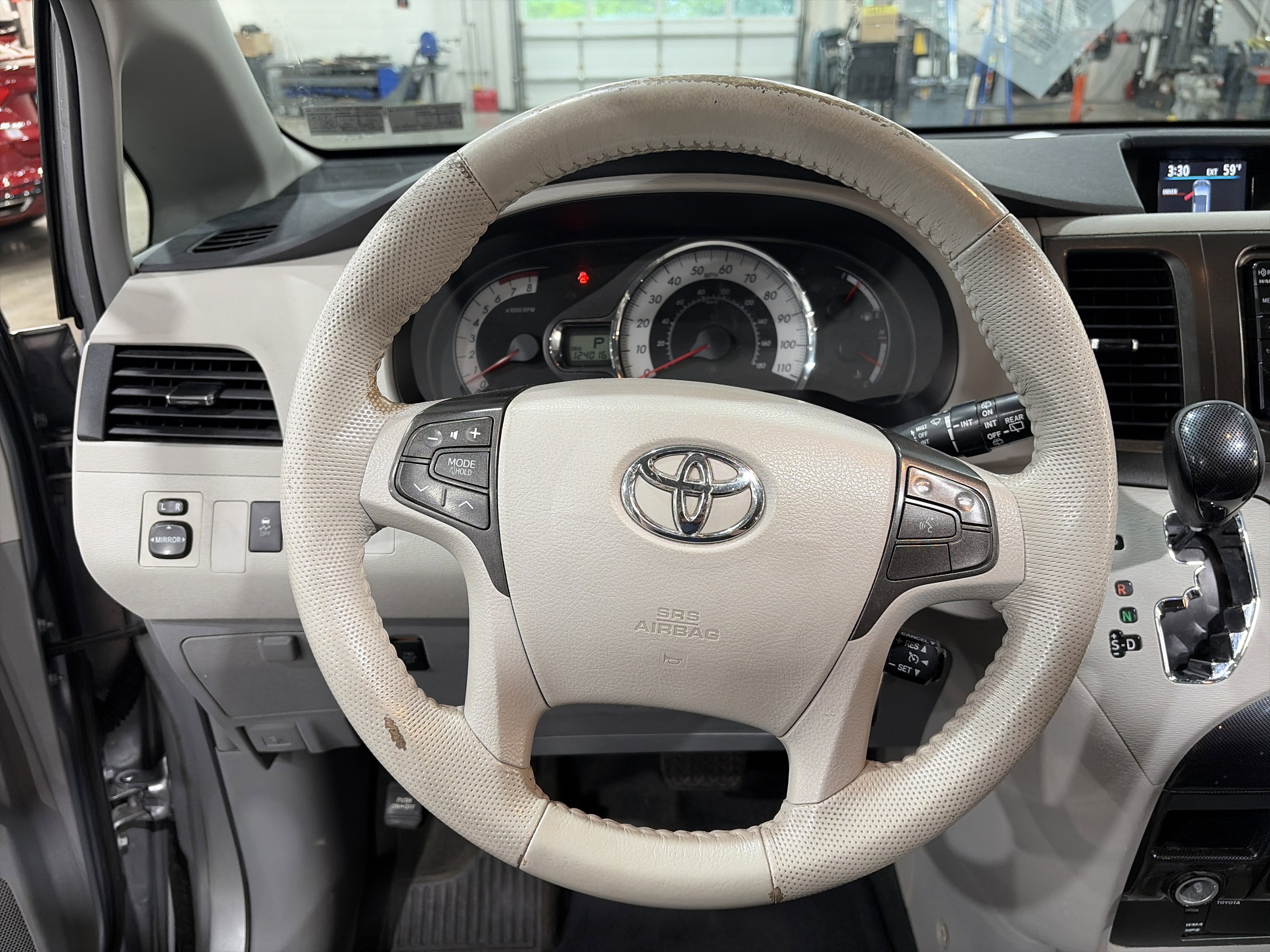 Used 2013 Toyota Sienna SE w/ Premium Pkg w/Entune FWD image 42