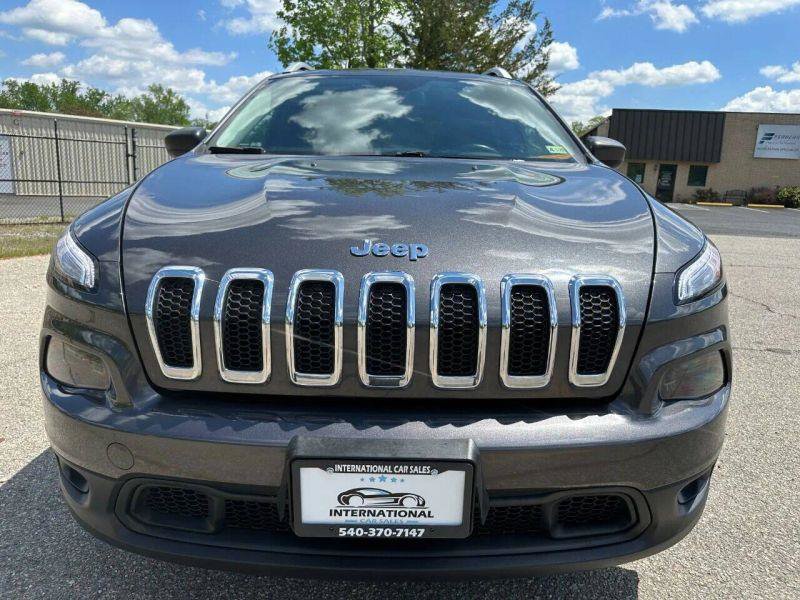 Used 2015 Jeep Cherokee Latitude w/ Cold Weather Group AWD/4WD image 7