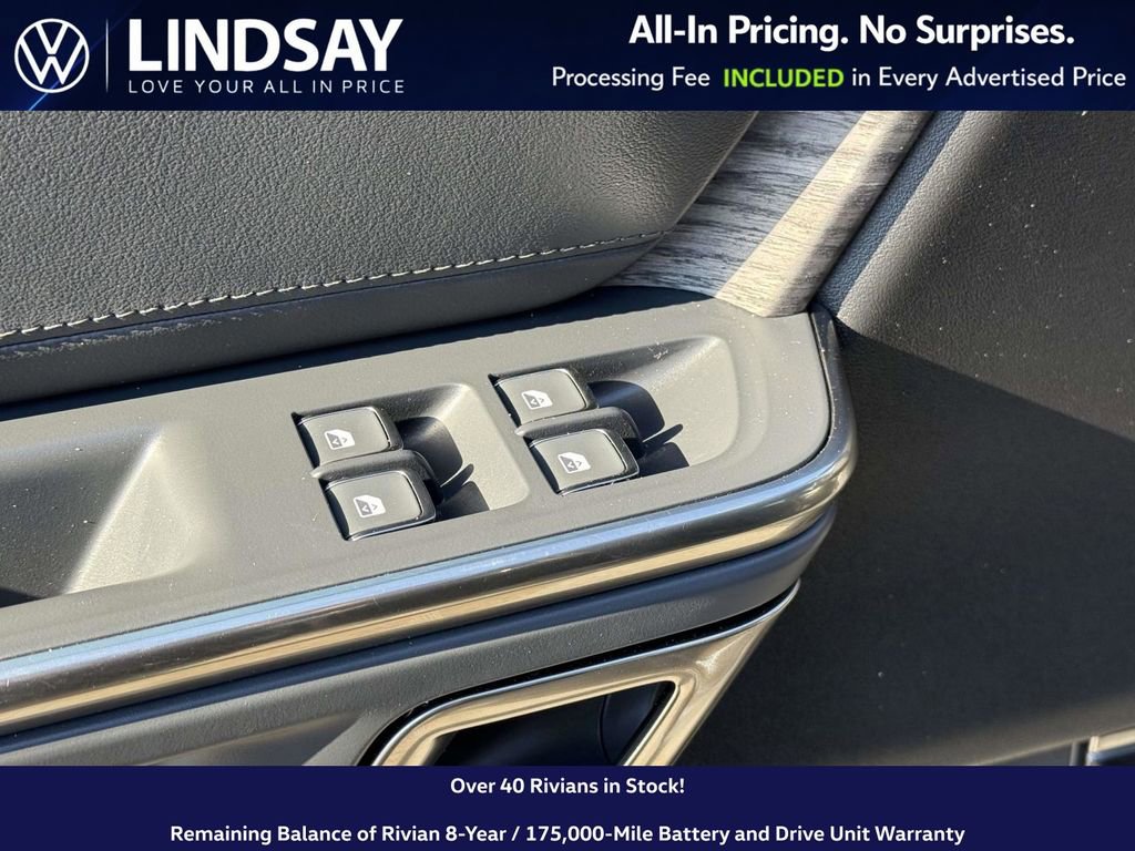 Used 2023 Rivian R1S Launch Edition image 10