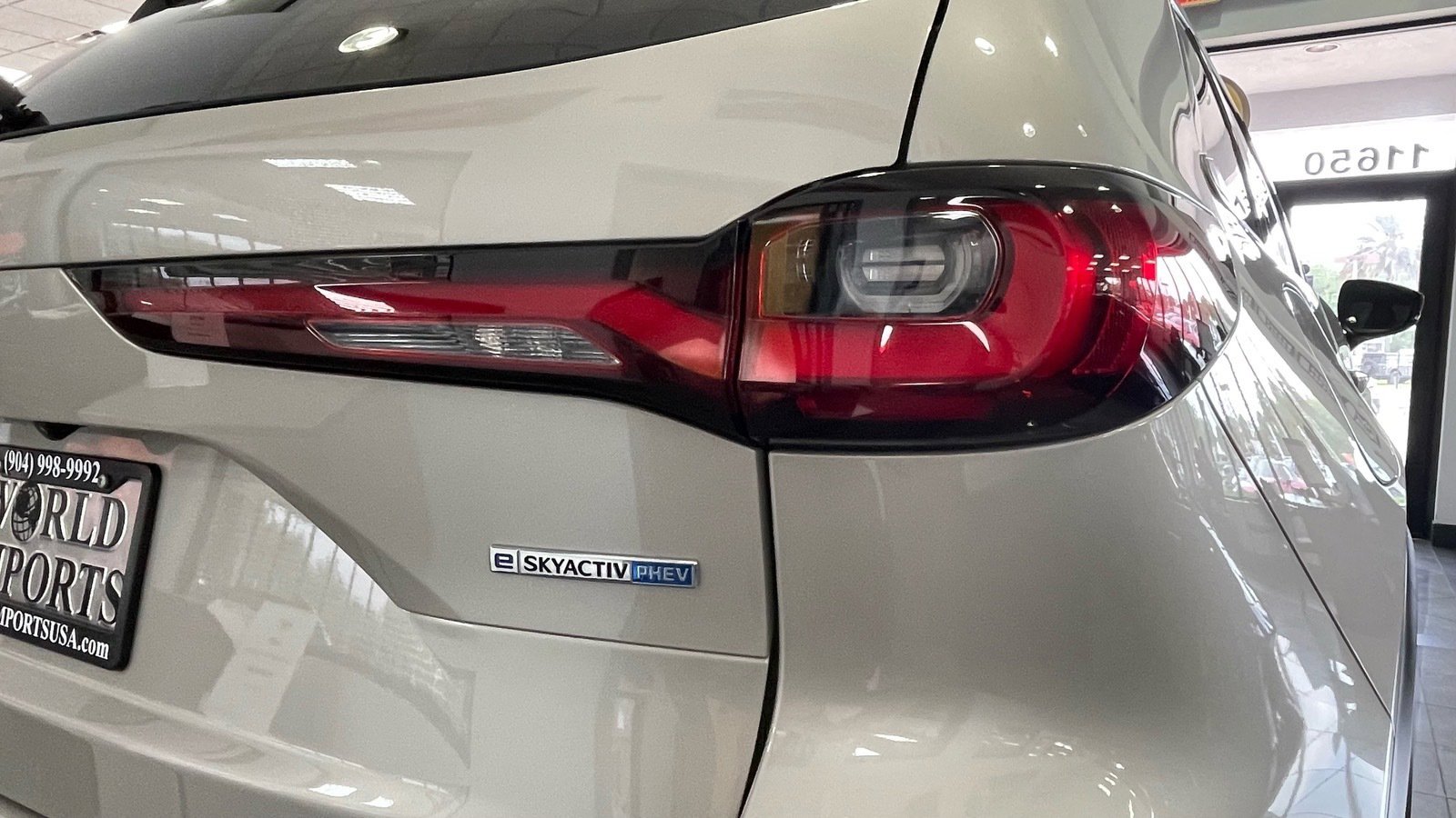 Used 2024 MAZDA CX-90 Plug-In Hybrid w/ Premium Plus AWD/4WD image 17