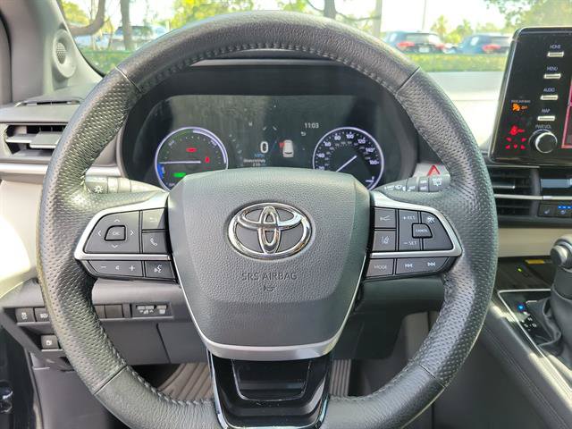 Used 2023 Toyota Sienna Limited FWD image 40
