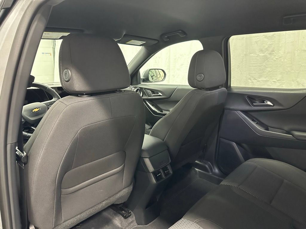Used 2026 Chevrolet Equinox LT FWD image 42