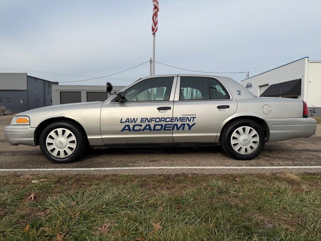 Used 2008 Ford Crown Victoria Police Interceptor image 8