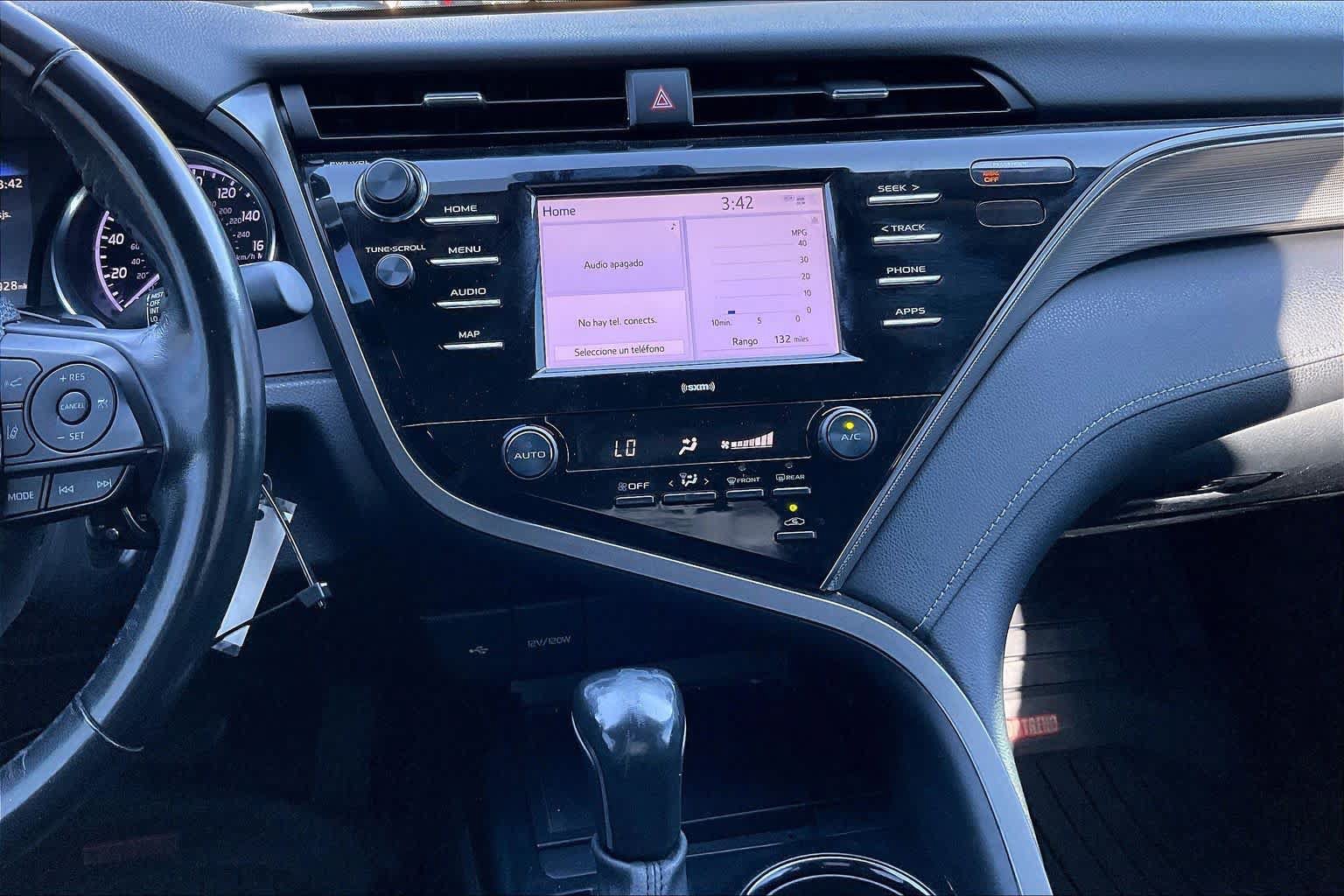 Used 2020 Toyota Camry SE FWD image 6