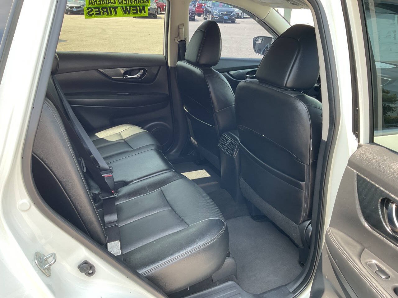Used 2016 Nissan Rogue SL FWD image 33