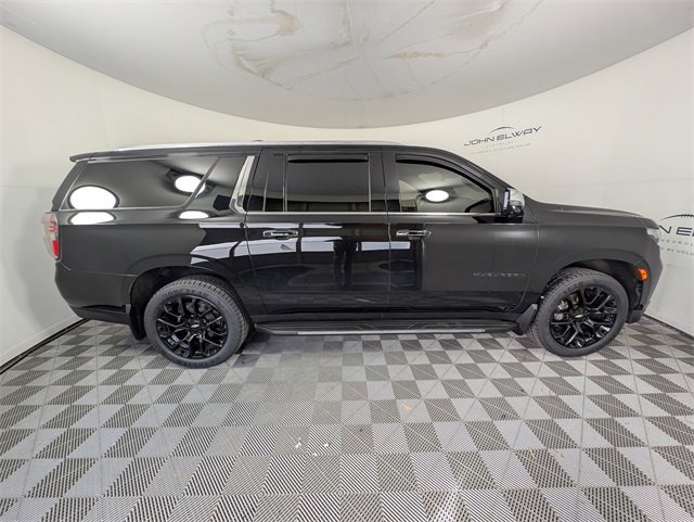 Used 2023 Chevrolet Suburban Premier image 6