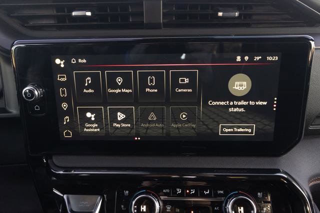 Used 2024 GMC Sierra 1500 AT4 w/ Technology Package image 24