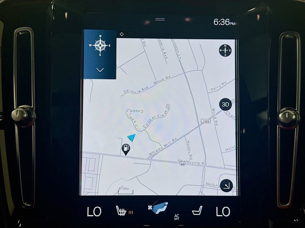 Used 2021 Volvo XC40 T5 R-Design image 14