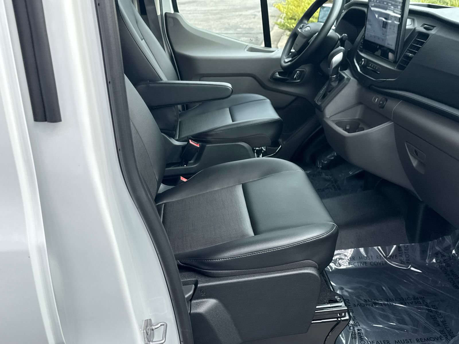 New 2026 Ford Transit 250 148 Medium Roof w/ Load Area Protection Package RWD image 14